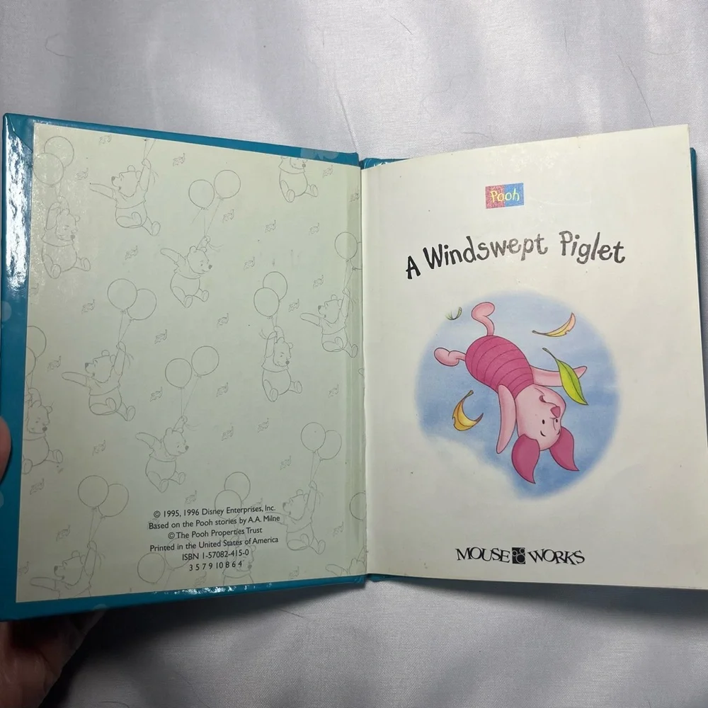 Vintage 1995 Winnie‎ the Pooh A Windswept Piglet HC Disney Rare Book